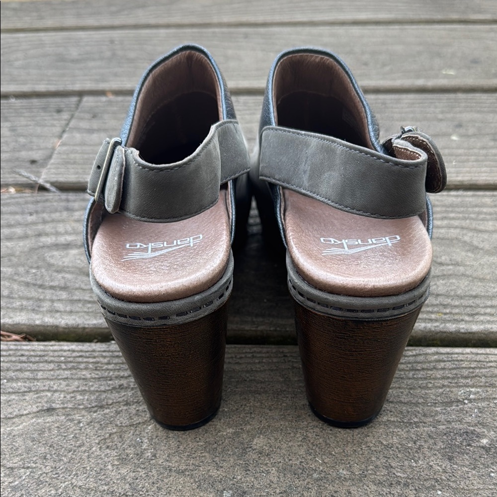 Dansko Women’s Leather Clog Sandal Sz 37, Like New - Picture 4 of 7